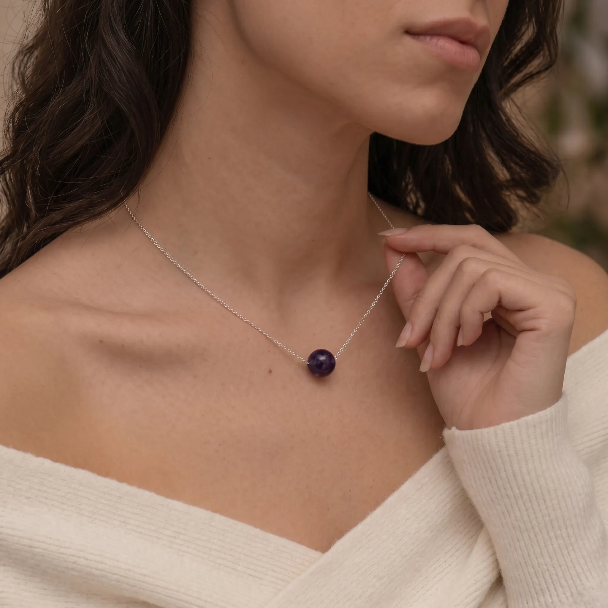 Bild von Silber Amethyst Bead Kette Lifestyle als visuelle Referenz fur Kette.